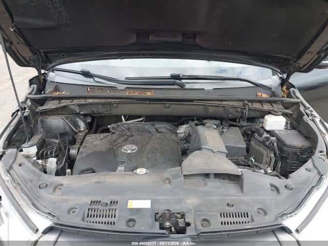2019 TOYOTA HIGHLANDER XLE 10