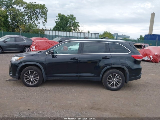 2019 TOYOTA HIGHLANDER XLE 14