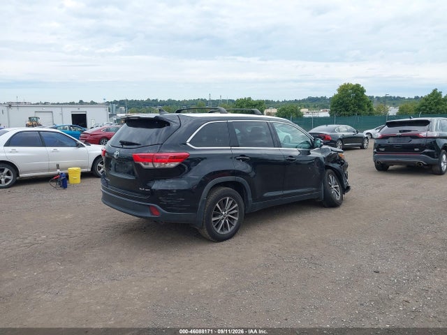 2019 TOYOTA HIGHLANDER XLE 4