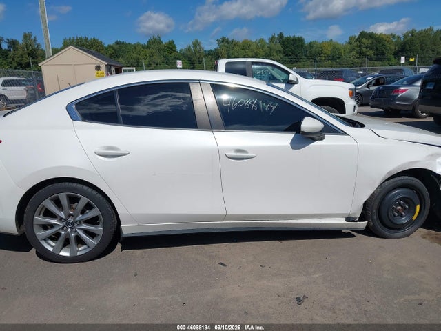 2021 MAZDA MAZDA3 SELECT 14