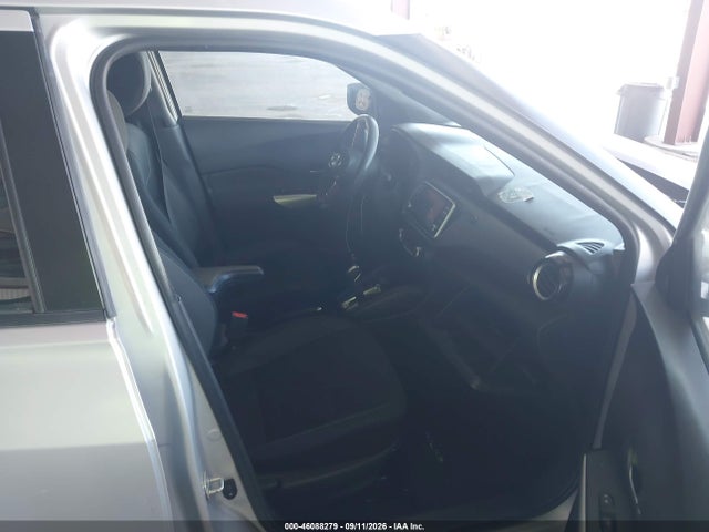 2020 NISSAN KICKS SV XTRONIC CVT 5