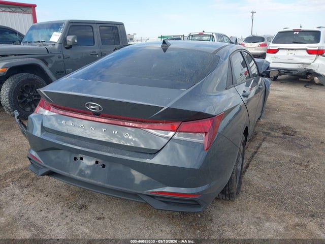2023 HYUNDAI ELANTRA SEL 4