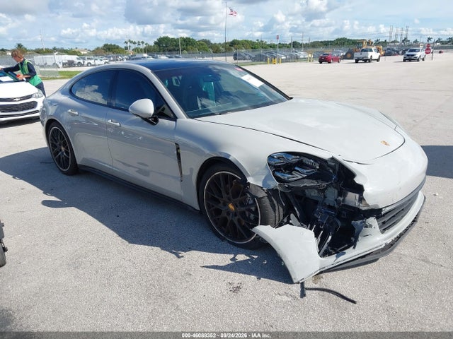 2020 Porsche Panamera 10 Years Edition/4/4 10 Years Edition