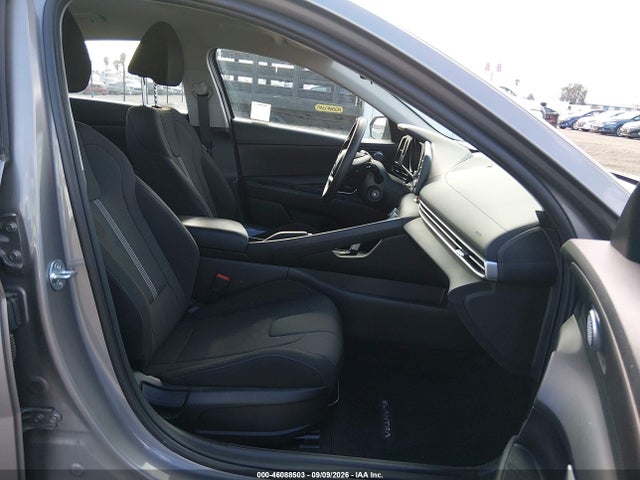 2023 HYUNDAI ELANTRA SE 5