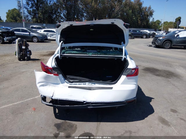 2025 TOYOTA CAMRY SE 16