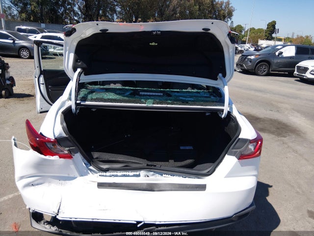 2025 TOYOTA CAMRY SE 6