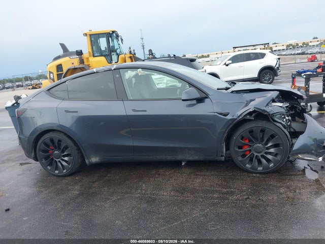 2022 TESLA MODEL Y PERFORMANCE DUAL MOTOR ALL-WHEEL DRIVE 12