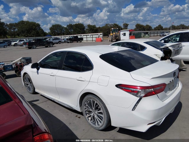 2019 TOYOTA CAMRY SE 14