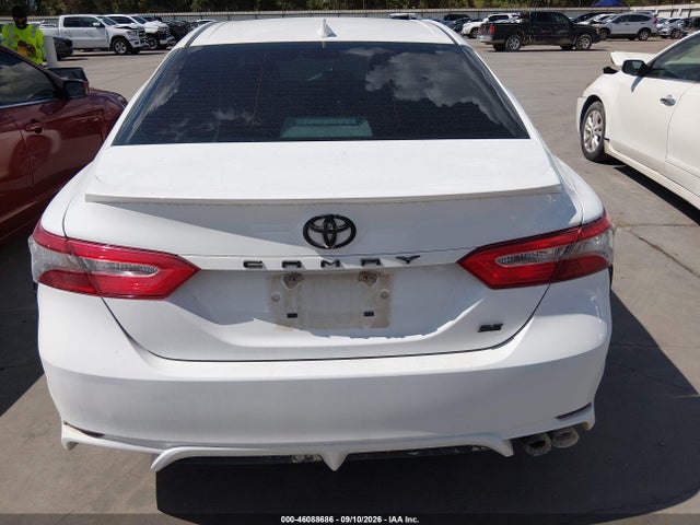2019 TOYOTA CAMRY SE 16