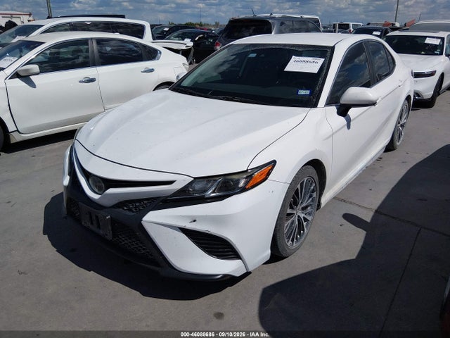 2019 TOYOTA CAMRY SE 2