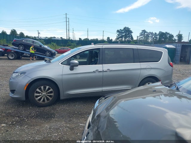2017 CHRYSLER PACIFICA TOURING-L 14