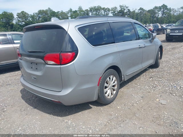 2017 CHRYSLER PACIFICA TOURING-L 4