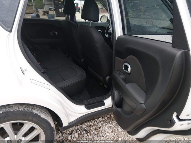 2019 KIA SOUL + 8