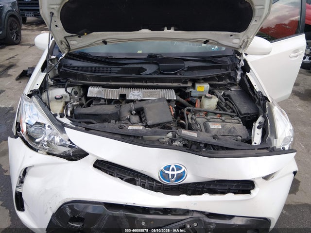 2017 TOYOTA PRIUS V FOUR 10