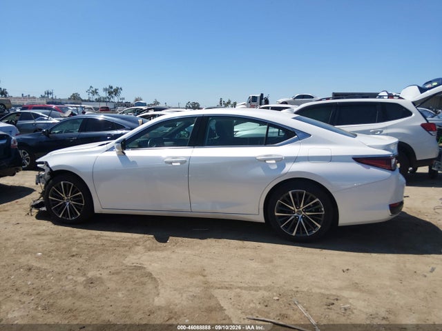 2025 LEXUS ES 300H 15