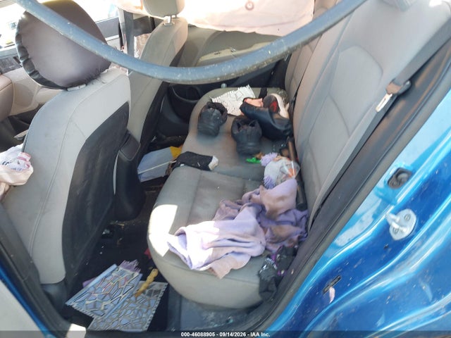 2017 HYUNDAI ELANTRA SE 8