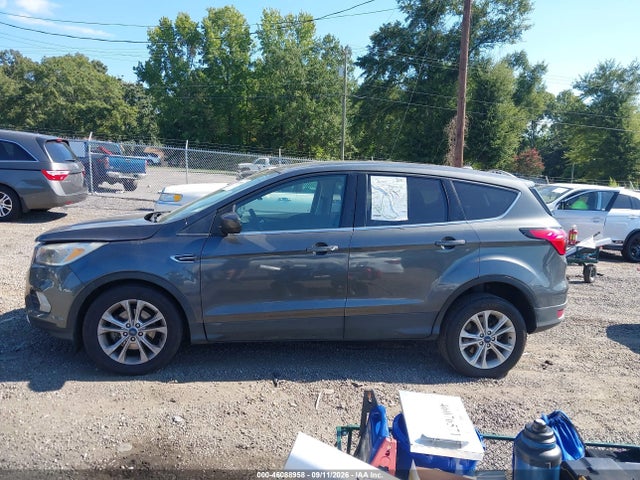 2019 FORD ESCAPE SE 14