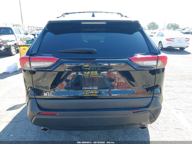 2025 TOYOTA RAV4 XLE 16