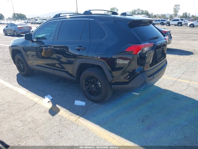 2025 TOYOTA RAV4 XLE 3