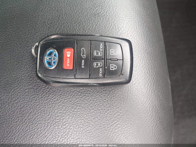 2022 TOYOTA SIENNA XSE 11