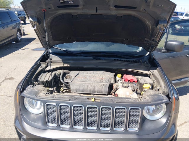 2019 JEEP RENEGADE LATITUDE FWD 10