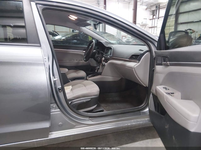 2019 HYUNDAI ELANTRA SE 5