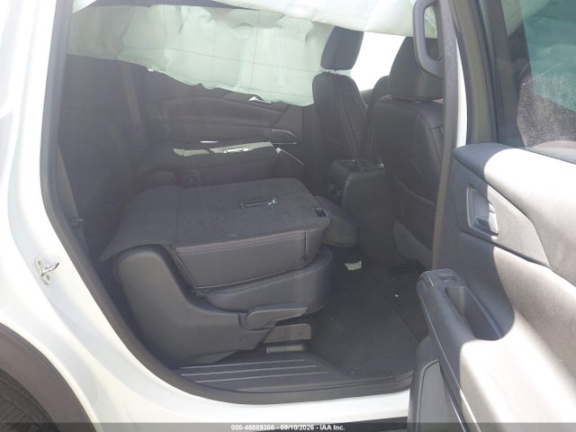 2026 CHEVROLET TRAVERSE FWD LT 8