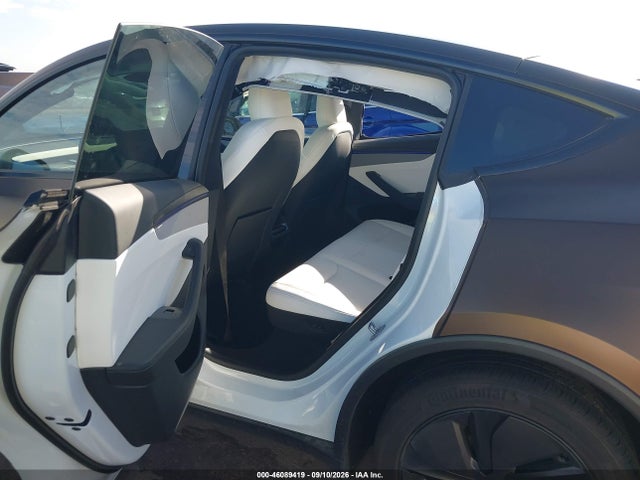2026 TESLA MODEL Y PREMIUM REAR-WHEEL DRIVE/REAR-WHEEL DRIVE 8