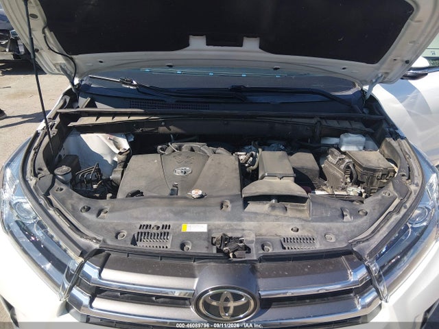 2019 TOYOTA HIGHLANDER LIMITED PLATINUM 10