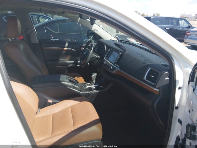 2019 TOYOTA HIGHLANDER LIMITED PLATINUM 5