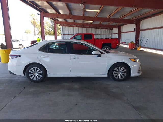 2022 TOYOTA CAMRY LE HYBRID 13