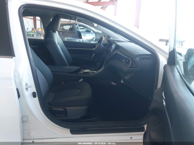 2022 TOYOTA CAMRY LE HYBRID 5