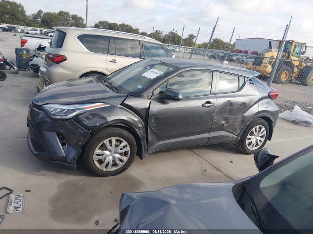 2020 TOYOTA C-HR LE 14