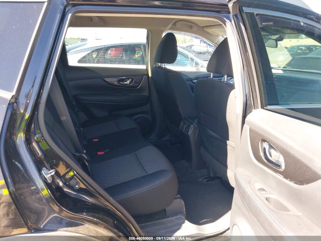 2017 NISSAN ROGUE SV 8