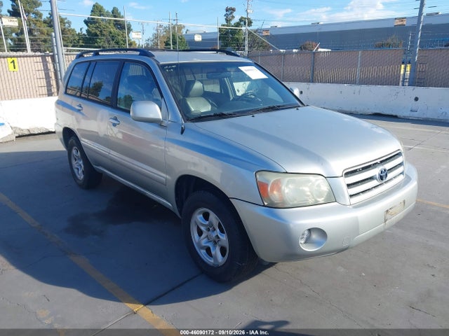 2004 TOYOTA HIGHLANDE 