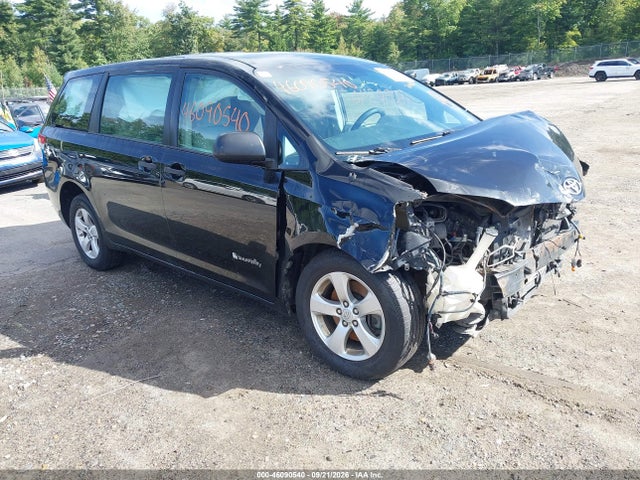 2014 TOYOTA SIENNA L V6 7 PASSENGER