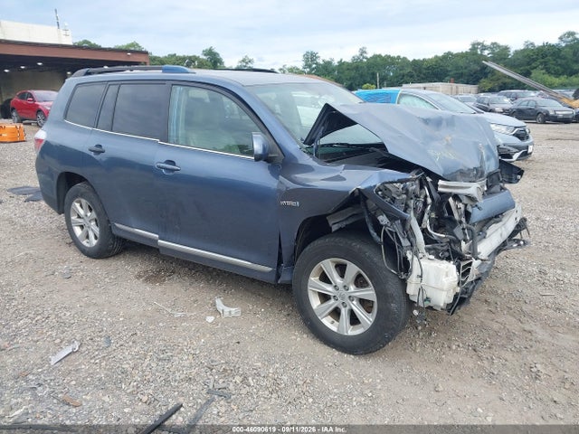 2013 TOYOTA HIGHLANDE BASE V6