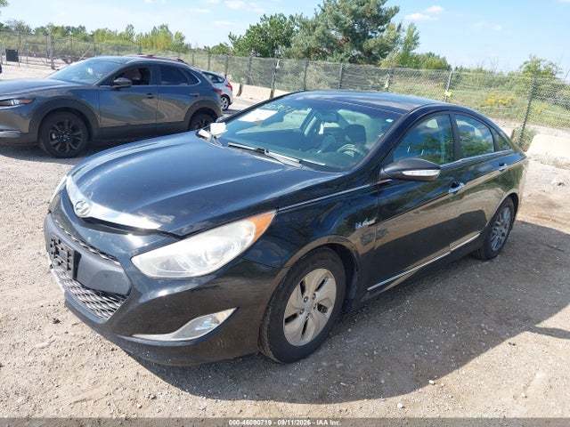2014 Hyundai SONATA HYBRID photo 2