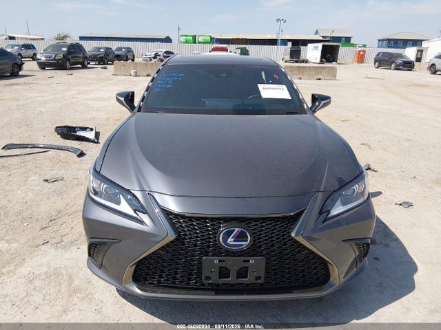 2022 LEXUS ES 300H F SPORT 6