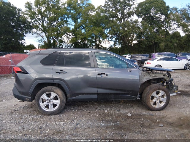 2021 TOYOTA RAV4 XLE 13