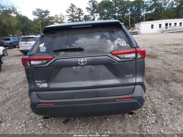 2021 TOYOTA RAV4 XLE 16