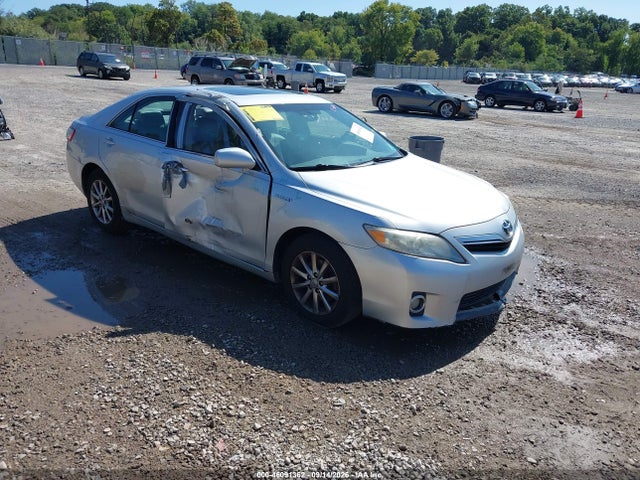 2011 TOYOTA CAMRY 
