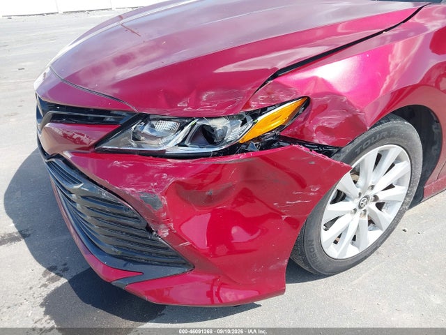 2018 TOYOTA CAMRY LE 17