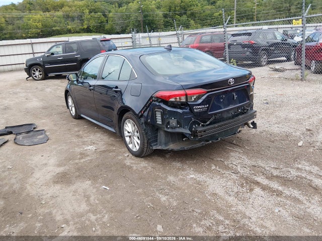2021 TOYOTA COROLLA XLE 3