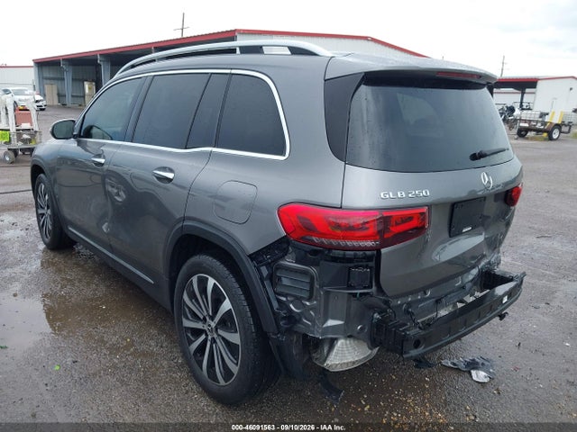 2023 MERCEDES-BENZ GLB 250 3