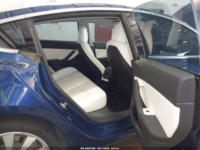 2019 TESLA MODEL 3 8