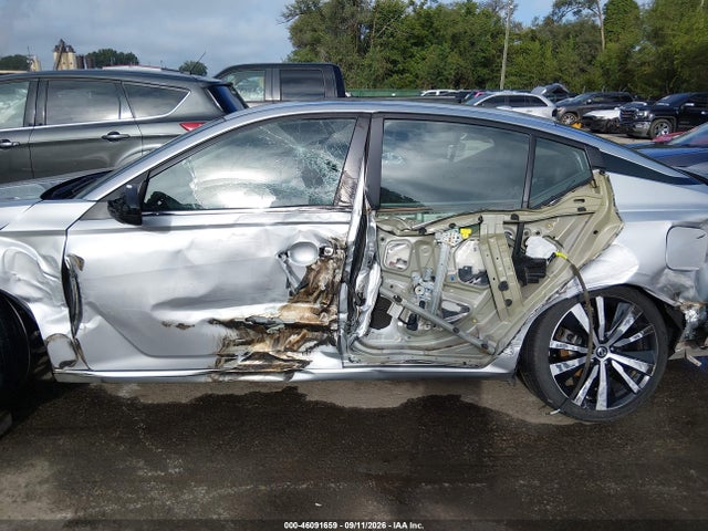 2022 NISSAN ALTIMA SR FWD 19