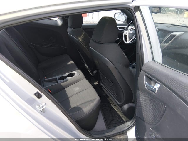 2017 HYUNDAI VELOSTER VALUE EDITION 8