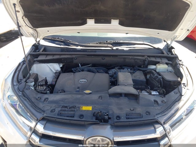2017 TOYOTA HIGHLANDER LIMITED 10
