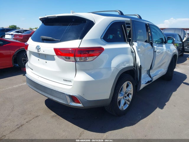 2017 TOYOTA HIGHLANDER LIMITED 4